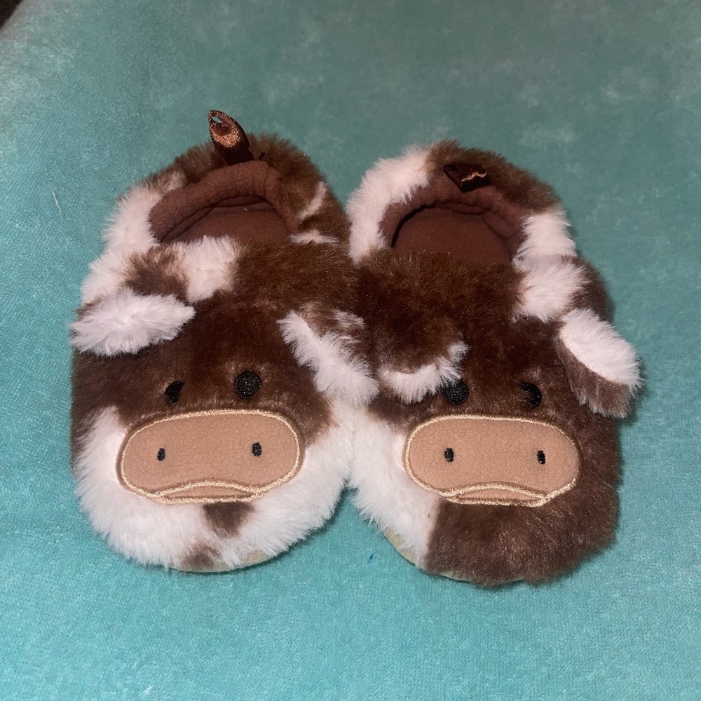 Toddler slippers cows